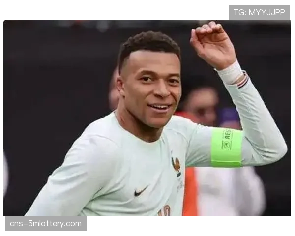 姆巴佩完成续约后首训,巴黎期待其提升关键战役的射门转化率 姆巴佩完成续约后首训,巴黎期待其提升关键战役的射门转化率